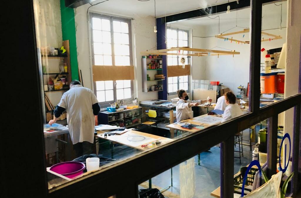 Stages d&rsquo;été – initiation à la sérigraphie / scénographie